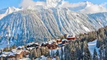Vallée Alpine avec de nombreux chalets de luxe Rising Stone